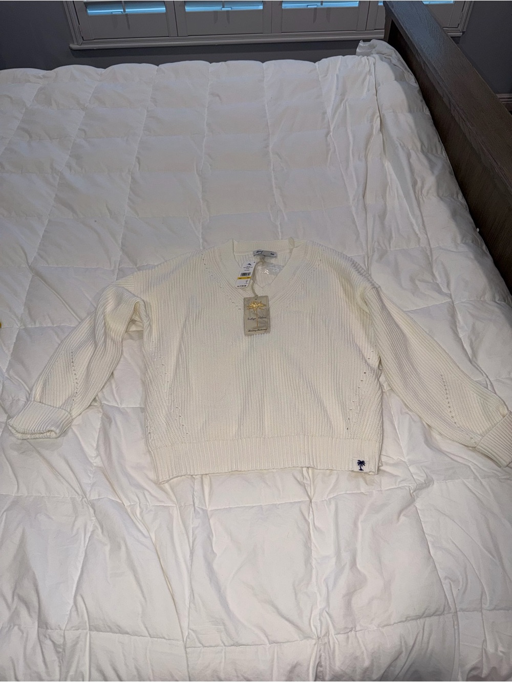Tommy Bahama Women's Cream V-Neck Knit Sweater -